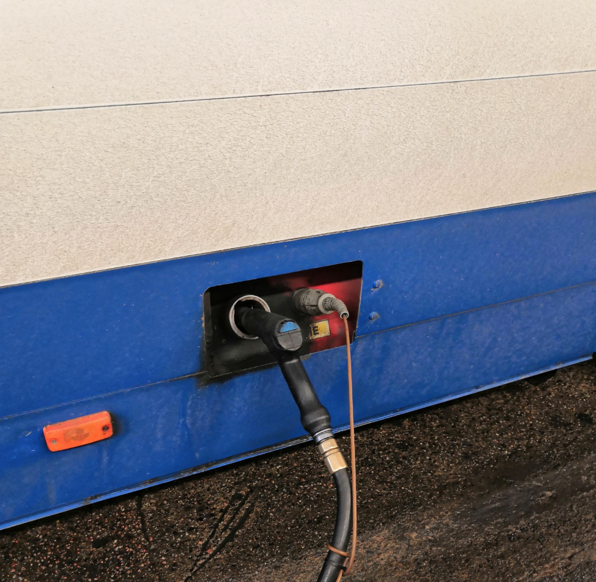 Ympäristöystävällistä bussin tankkaamista